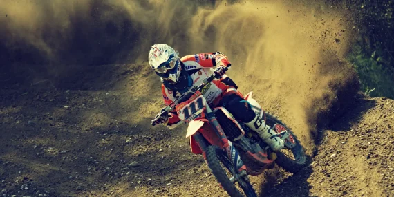 Monster Energy Supercross 6: Race Elite Riders on Technical Tracks